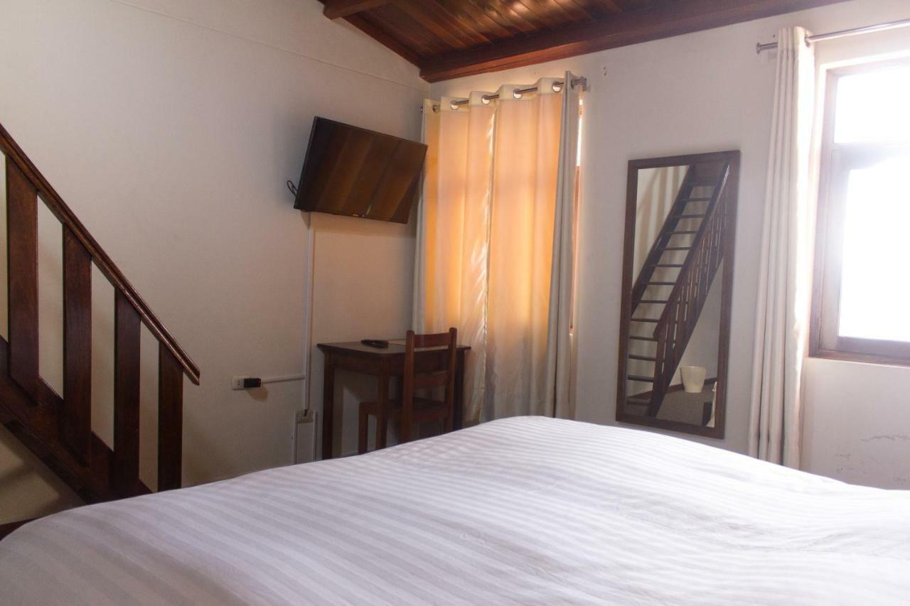 Hotel Santa Cruz Уарас Экстерьер фото
